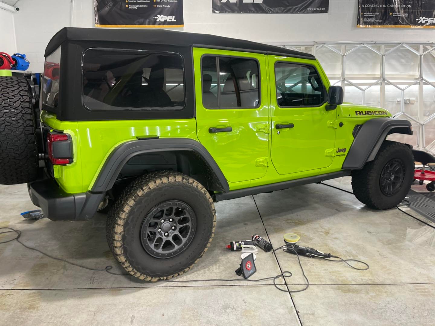 green jeep wrangler